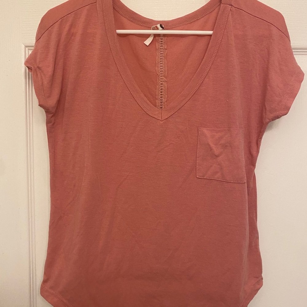 poof pocket tee